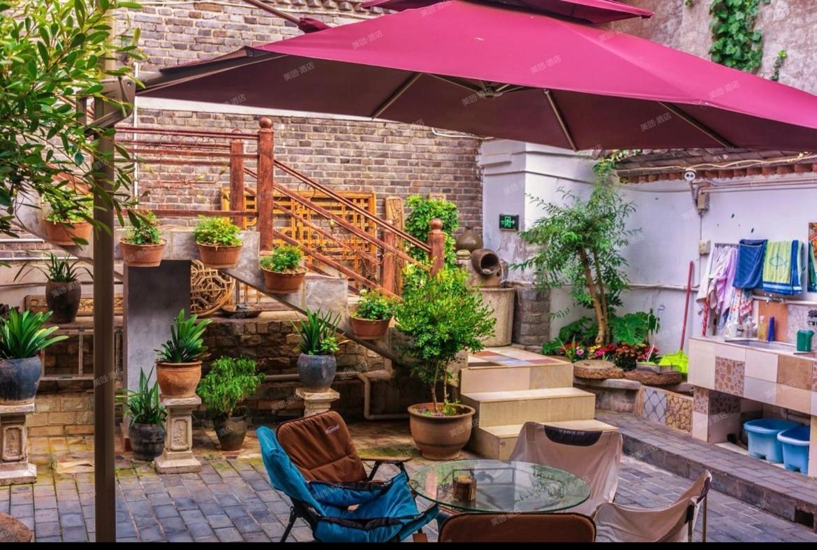 October Inn Lijiang  Zewnętrze zdjęcie