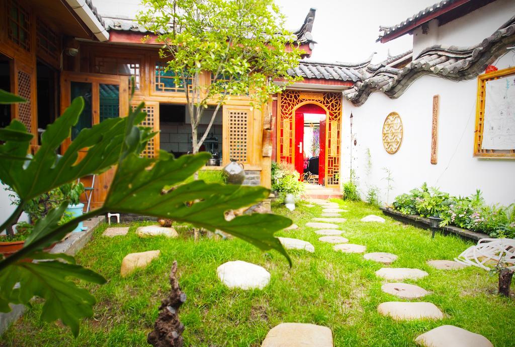 October Inn Lijiang  Zewnętrze zdjęcie