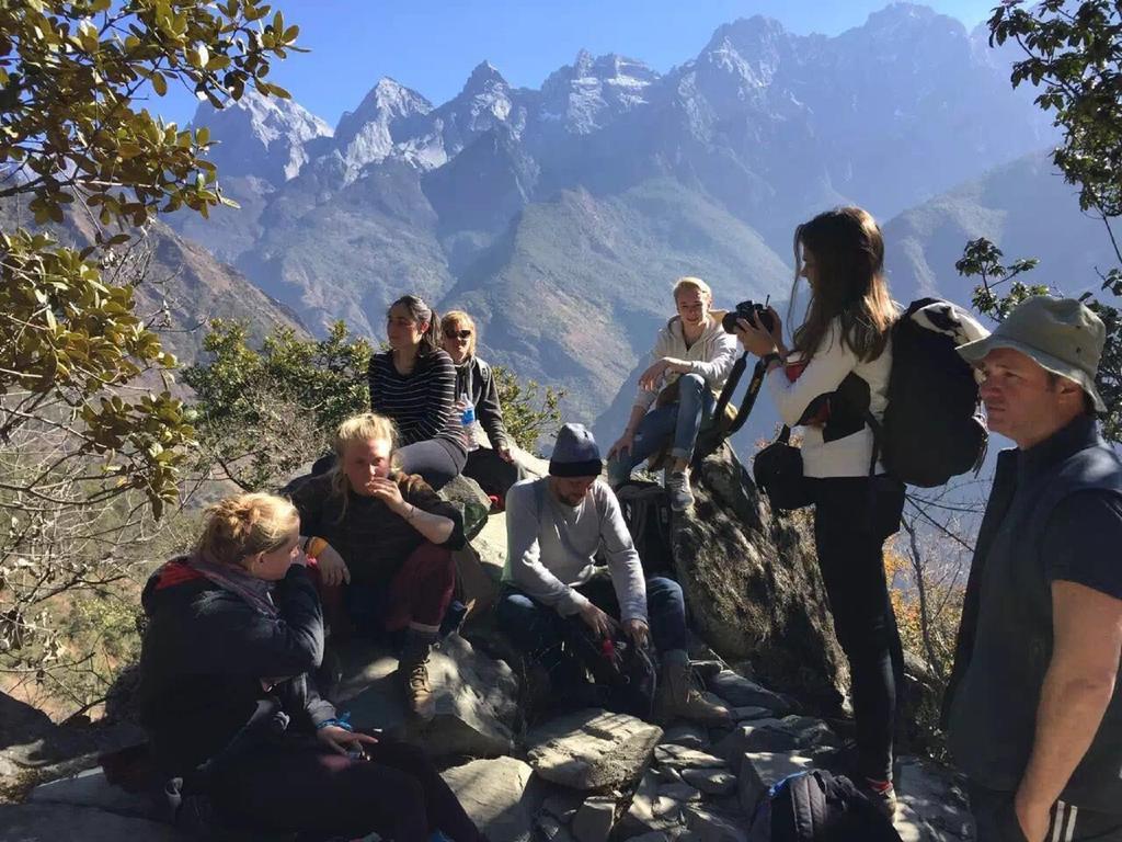 October Inn Lijiang  Zewnętrze zdjęcie